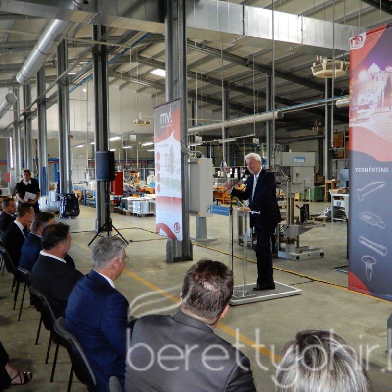 Szijjártó Péter látogatása a Mezei Vill-nél 24